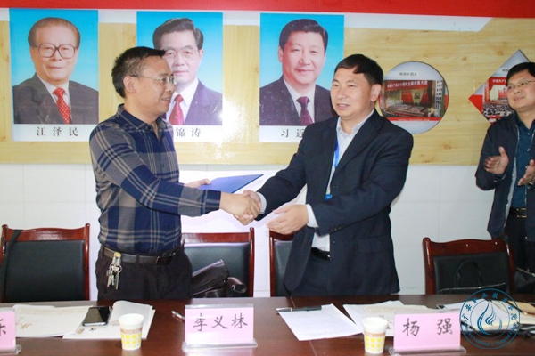 今年会jinnianhuicom与岳池县东湖学校举行实习基地签约仪式3